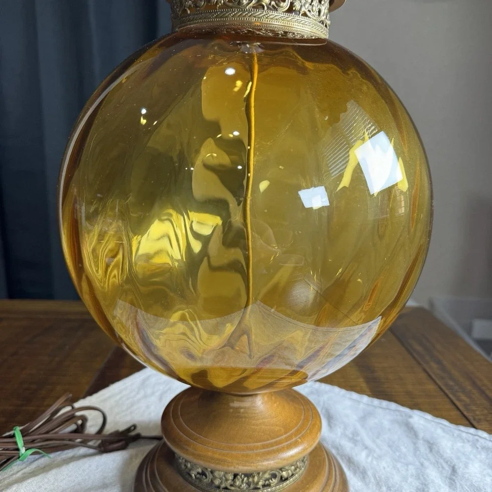 VTG Amber Swirled Optic Glass Table Lamp MCM Embossed Metal Wood Base 28